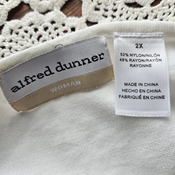 Beautiful Alfred Dunner Monochrome Floral Long Sleeve Top Sz 2X - Picture 7 of 10